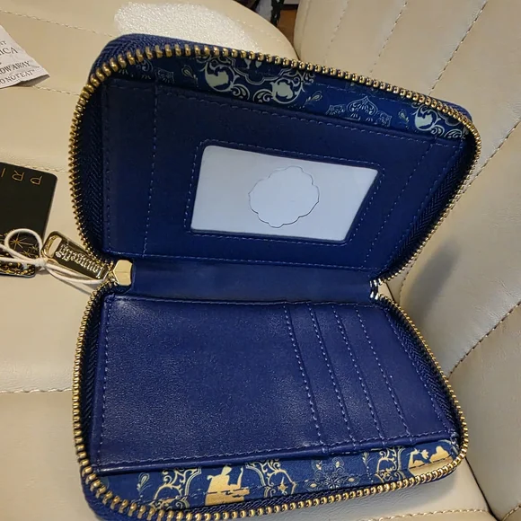 Loungefly Disney Aladdin 30th Anniversary Character Zip Around Wallet Blue - Picture 3 of 3